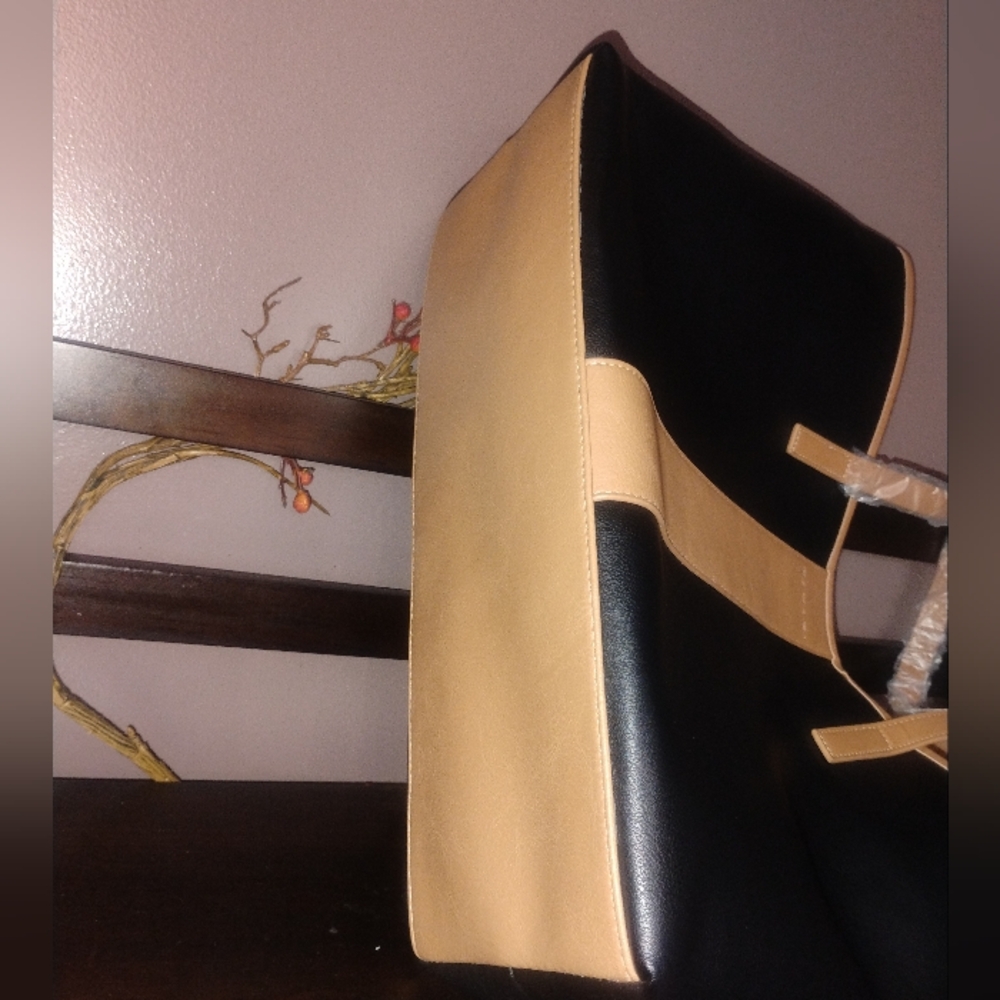 Tahari Kristen Black & Tan Tote NWT - Picture 5 of 10